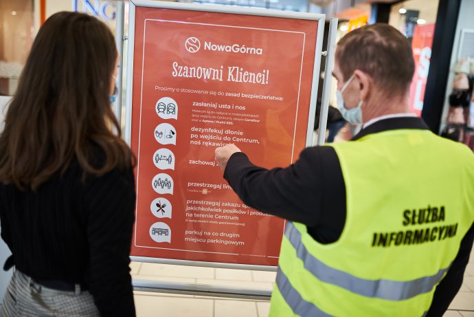 Wsparcie personelu oraz czytelne komunikaty w zasięgu wzroku